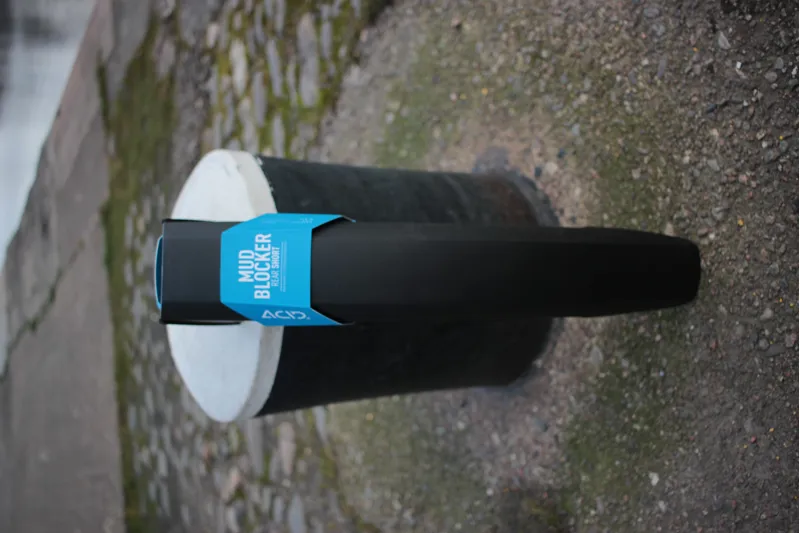 ACID MUDGUARD MUD BLOCKER REAR  SHORT BLACK